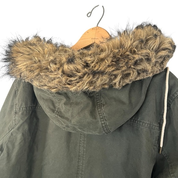 ABERCROMBIE & FITCH Women’s Olive Green Sherpa Lined Parka Winter Coat Size M - Picture 3 of 16